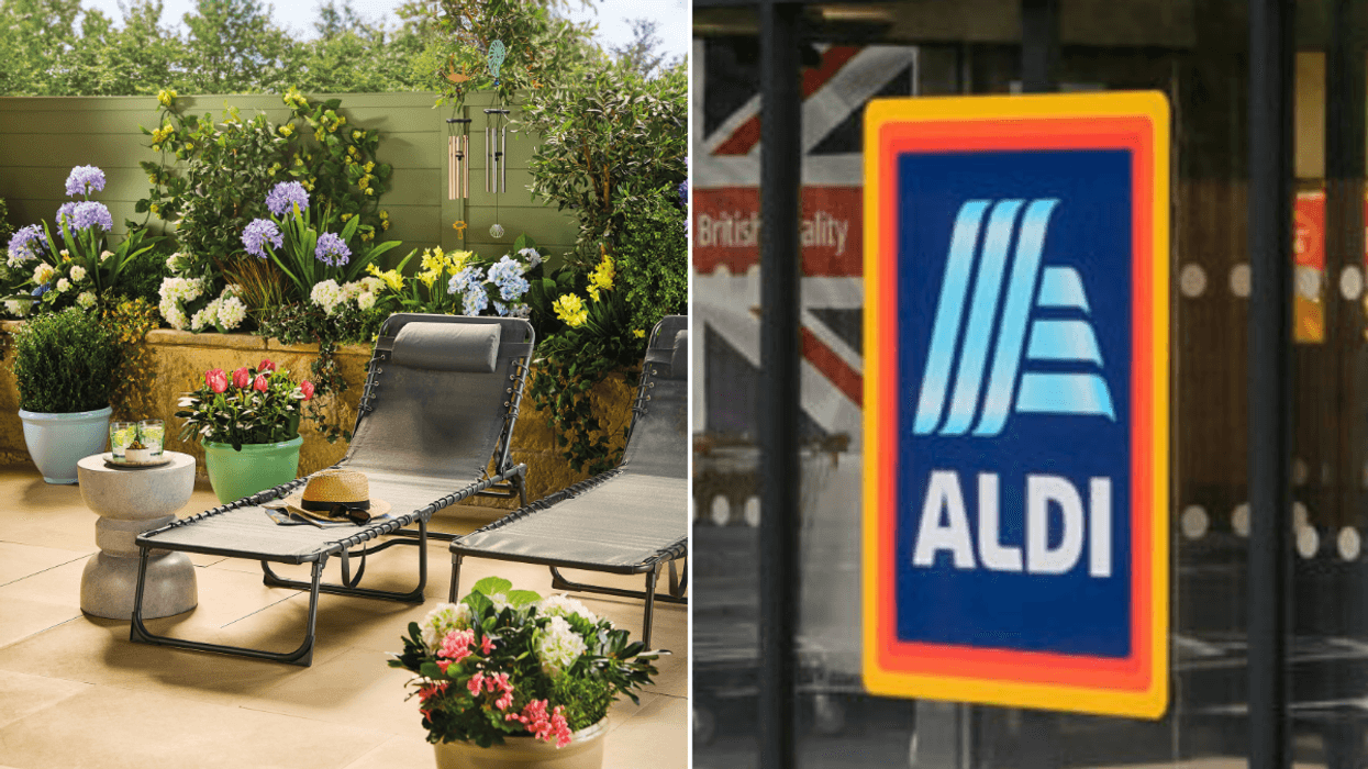 Aldi outdoor range / Aldi store sign