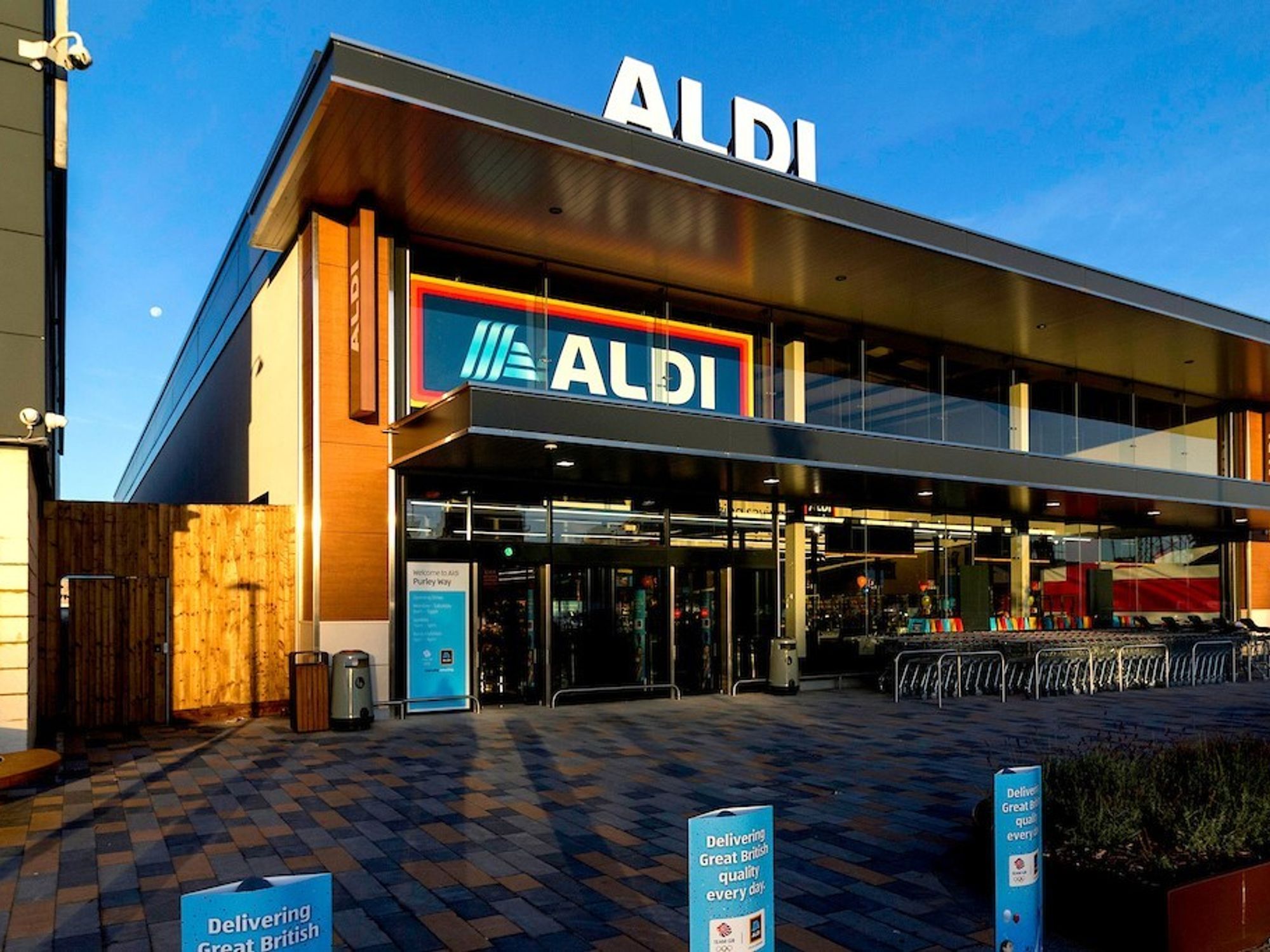 Aldi store sign