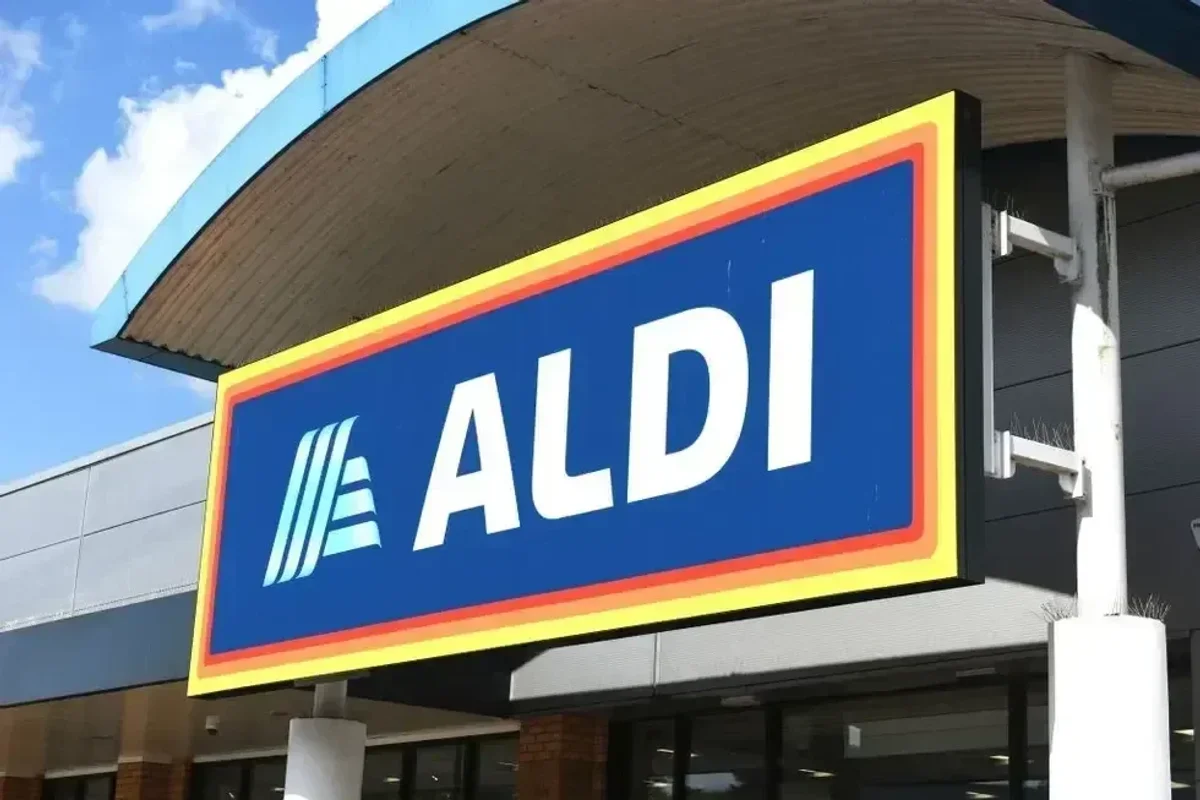 Aldi store sign