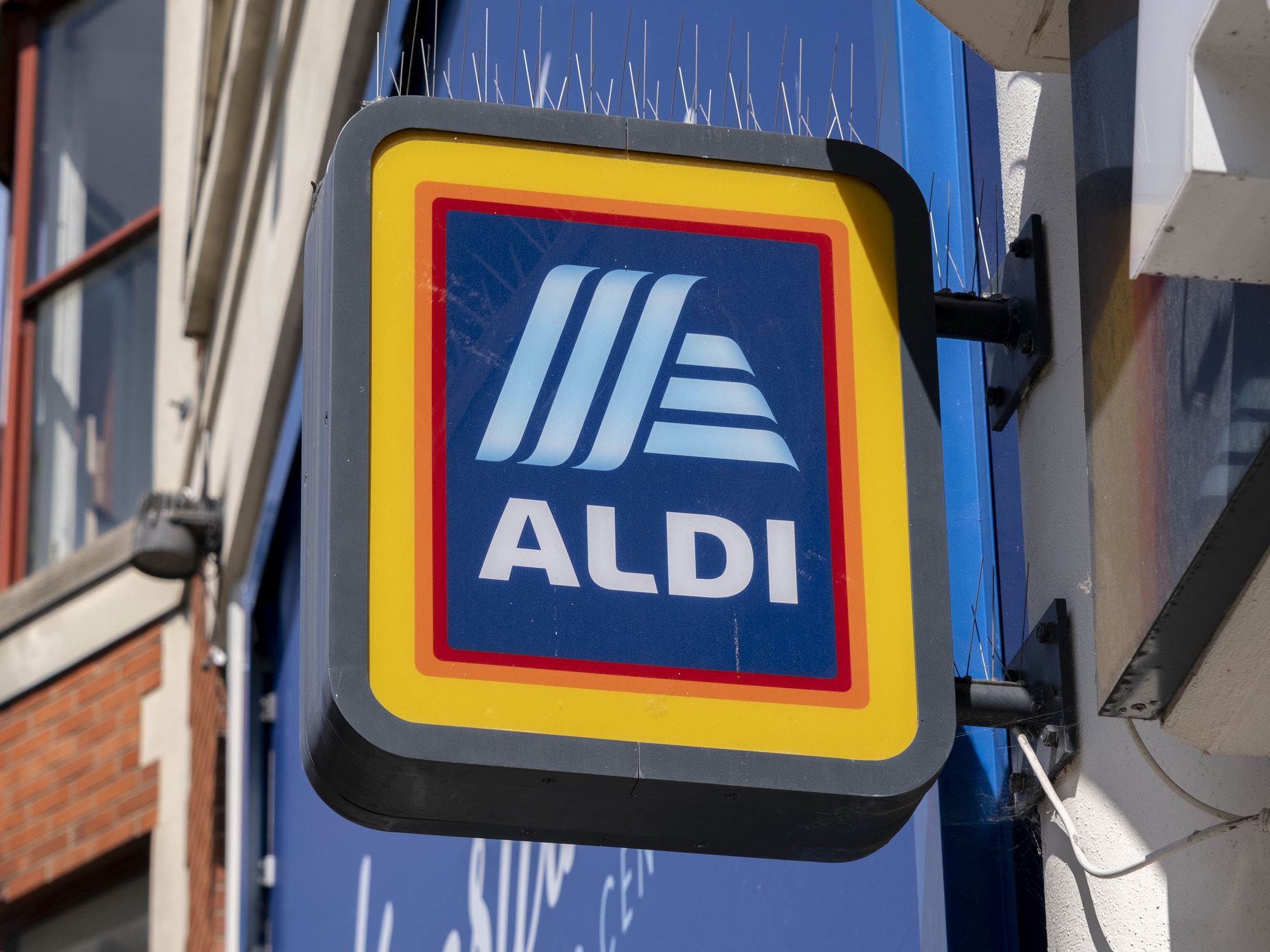 Aldi supermarket sign