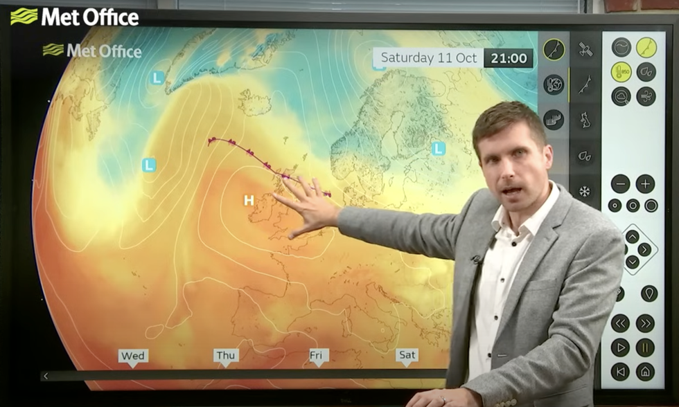 Alex Burkill describes high pressure and mild temperatures over Britain