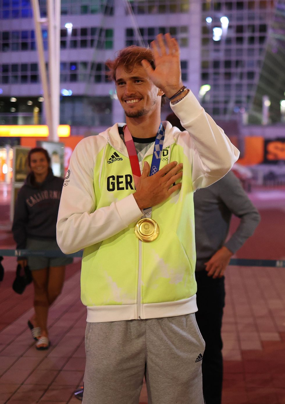 Alexander Zverev pictured after winning gold at the Tokyo Olympics in 2021
