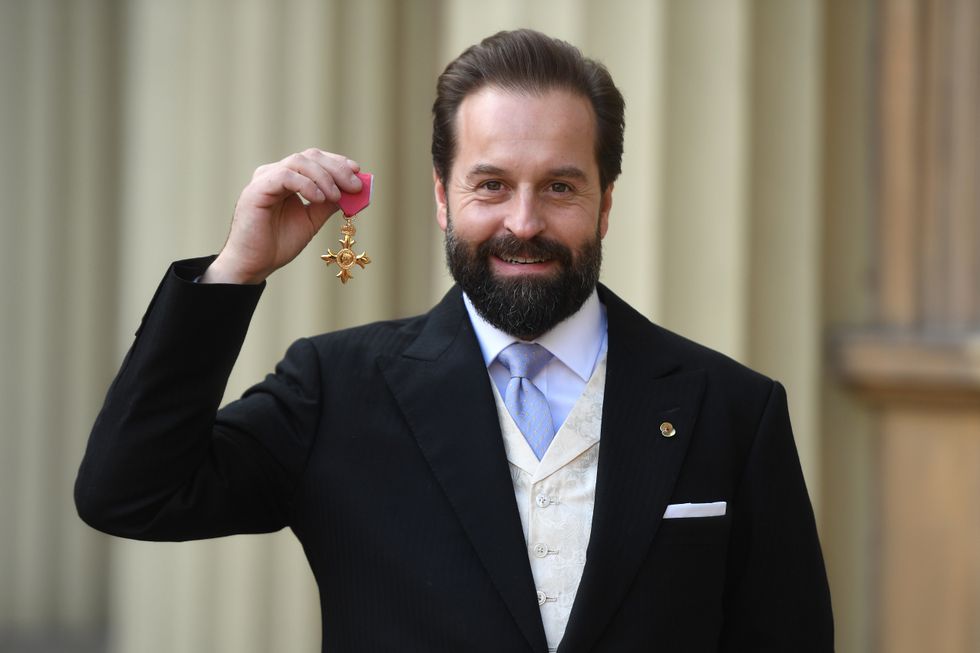 Alfie Boe said the British national anthem would %22wipe the floor%22 with the Sex Pistols in a chart battle ahead of the Platinum Jubilee.