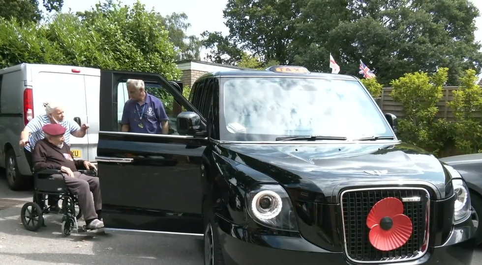Alfred Guenigault, 98, who landed at Pegasus Bridge as allied troops stormed Normandy in 1944