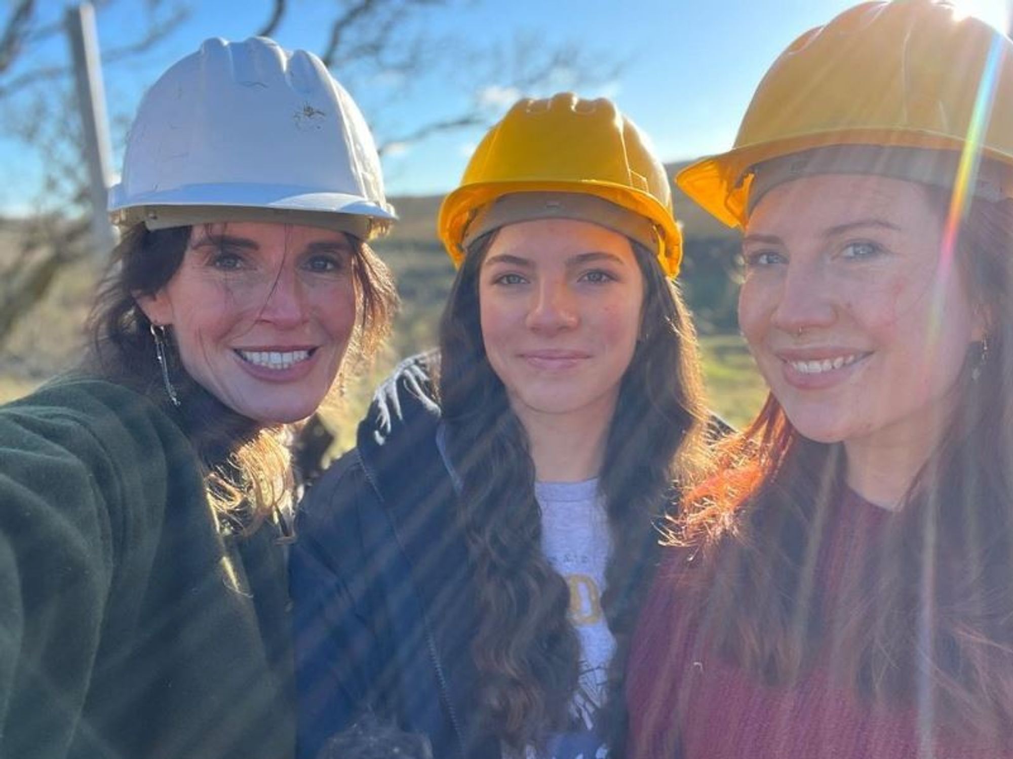 Amanda, Edith and Raven Owen