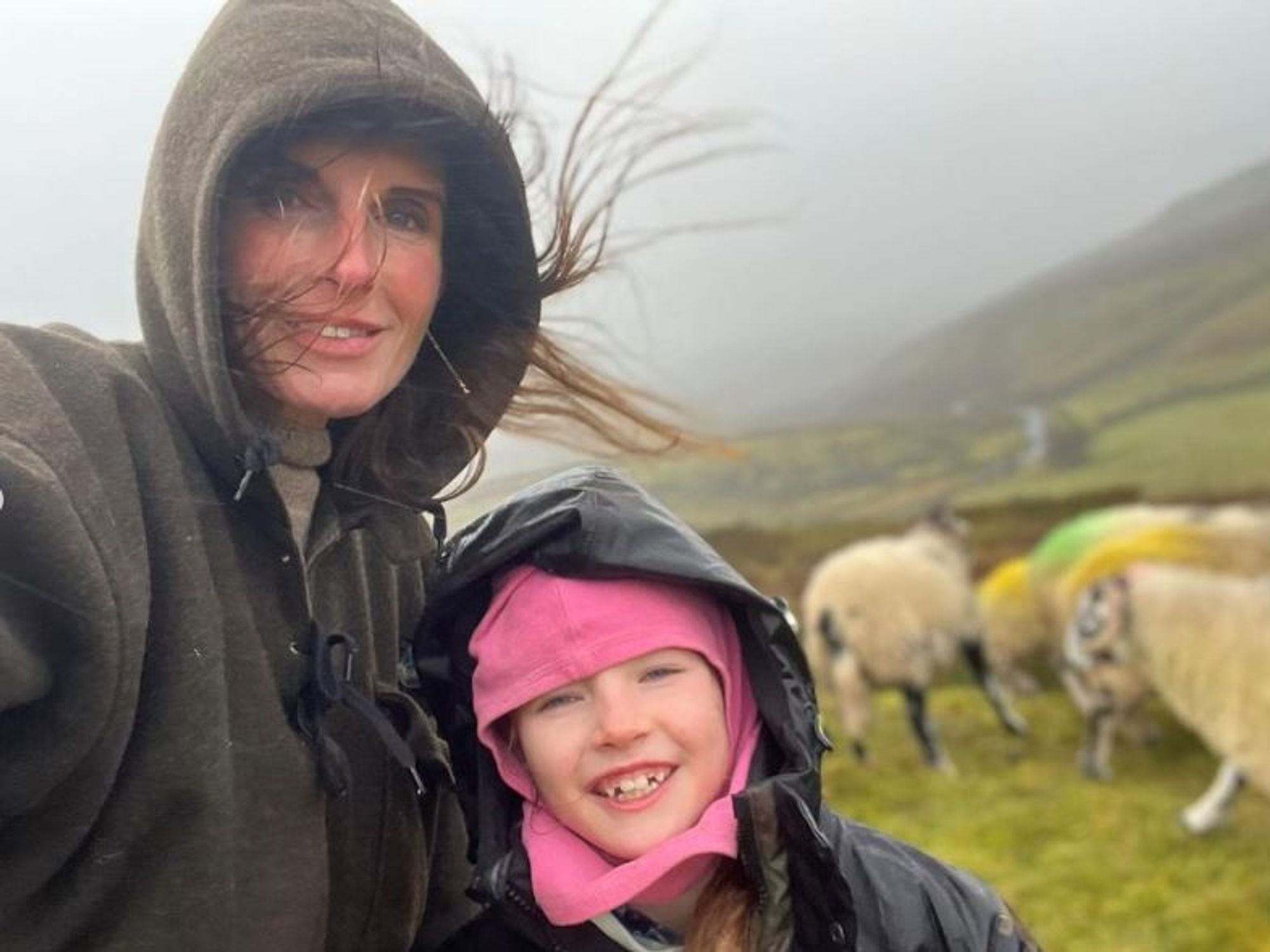 Amanda Owen and her daughter