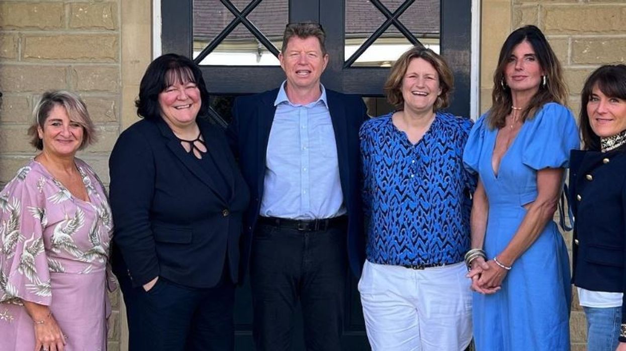 Amanda Owen (second from right)