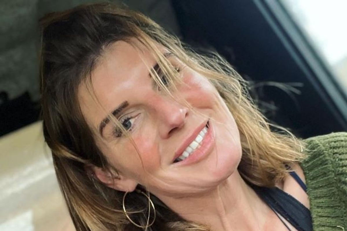 Amanda Owen smiles