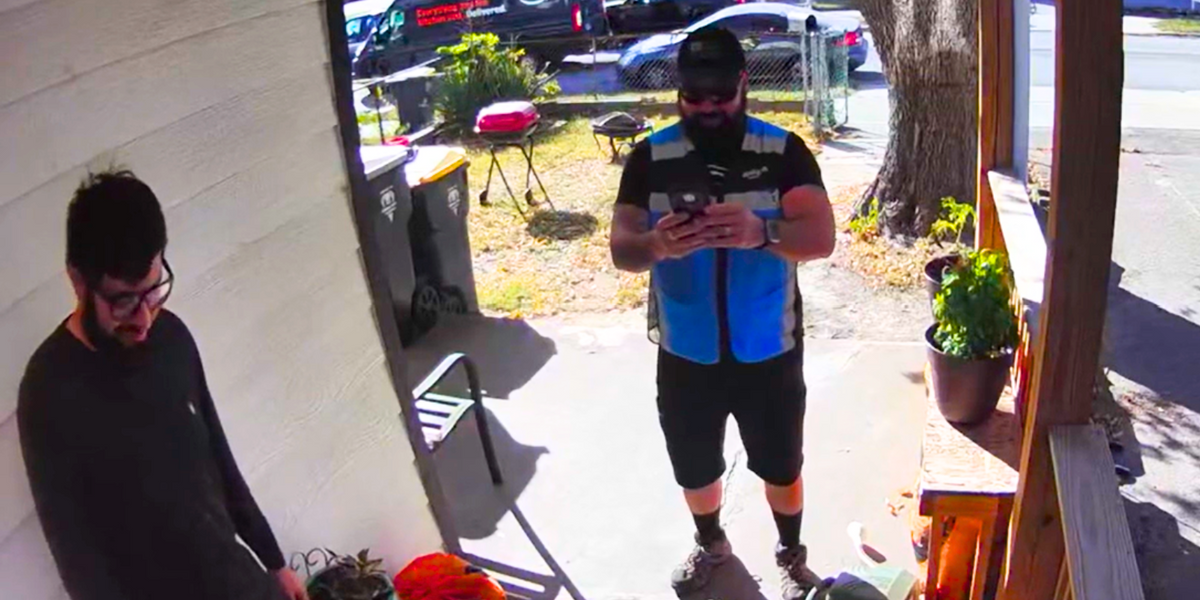 NextImg:Amazon delivery driver threatens to kill customer and his dog in baffling video footage
