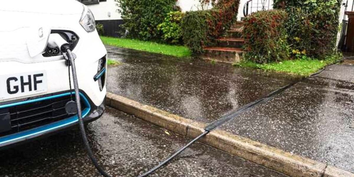 NextImg:Motorists handed huge electric car charging lifeline as 500,000 could slash costs - 'Removes a big barrier!'