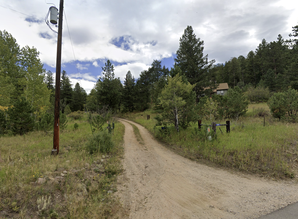 An entrance to the Crosier Mountain trail in Colorado