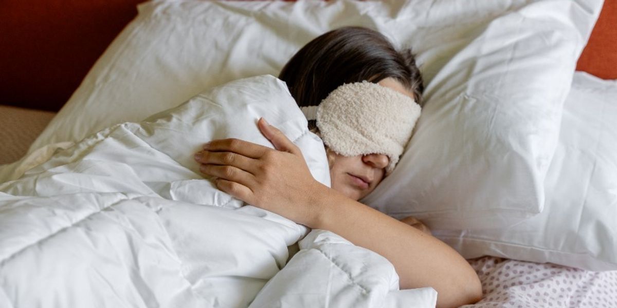 NextImg:How many hours of sleep you need per night to stop fat production - 'controls hunger hormones'