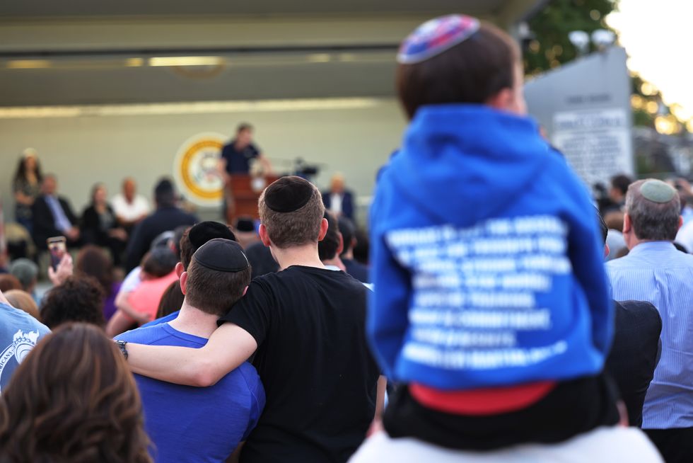 An image from a rally denouncing anti-Semitic violence