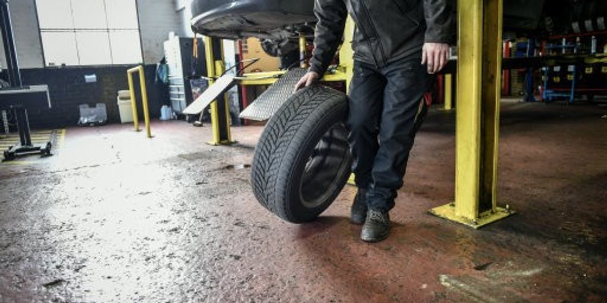 Drivers warned of £10k fines and ‘automatic’ driving ban for breaching road safety rules Drivers warned of £10k fines and ‘automatic’ driving ban for breaching road safety rules