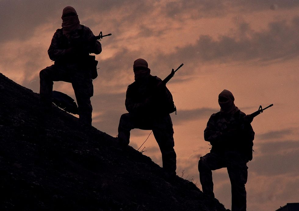 An image of three SAS troops