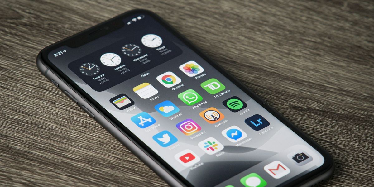 NextImg:Your iPhone could lose £100 in value within hours, here's how to avoid trade-in price crash
