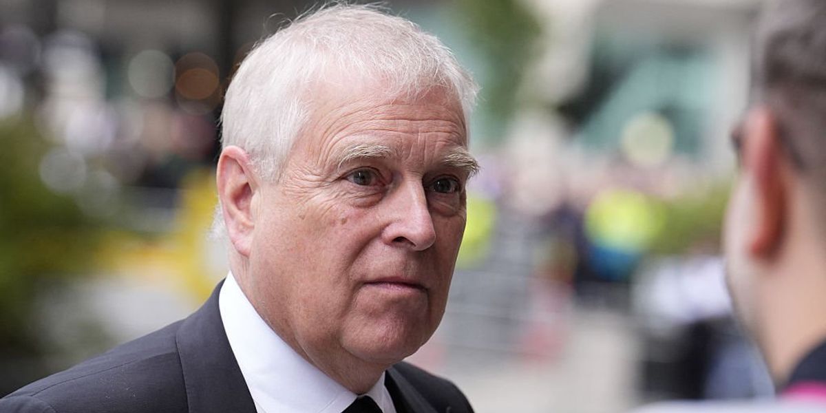 Twenty tankers deliver gallons of liquid manure behind former prince’s new home Twenty tankers deliver gallons of liquid manure behind former prince’s new home