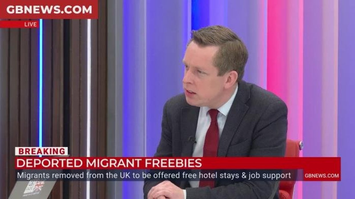 Andrew Pierce fumes at ‘plain wrong’ migrant benefits ‘cooked up’ by Labour: 'This is absurd!'