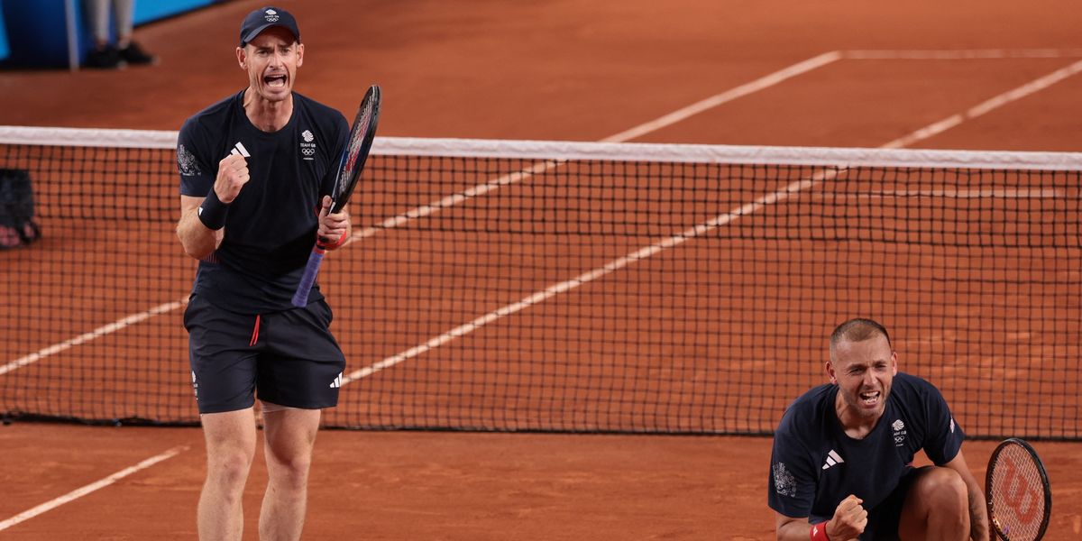 NextImg:Andy Murray and Dan Evans save TWO match points and win BRILLIANT tie break as Olympic dream continues into third round