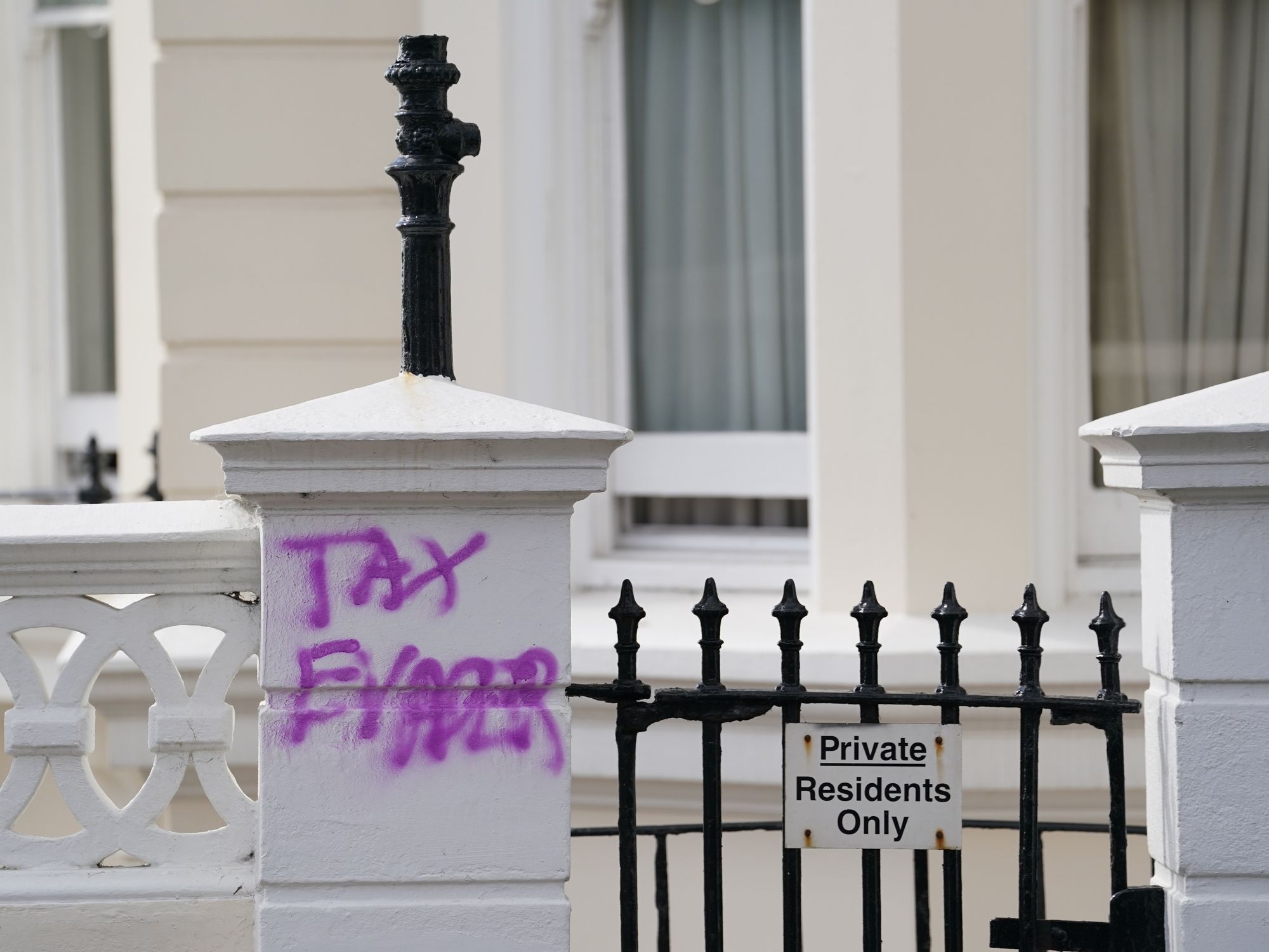 Angela Rayner graffiti