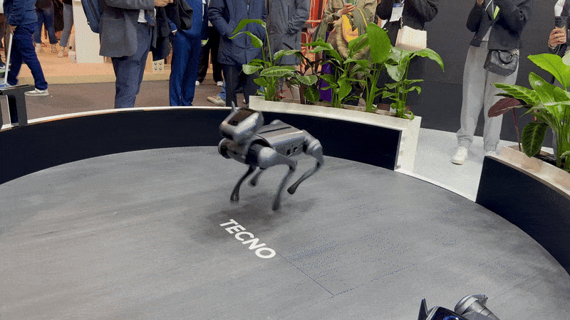 animated gif of the robot dog developed by Tecno at the mobile world congress tradeshow in barcelona 2024