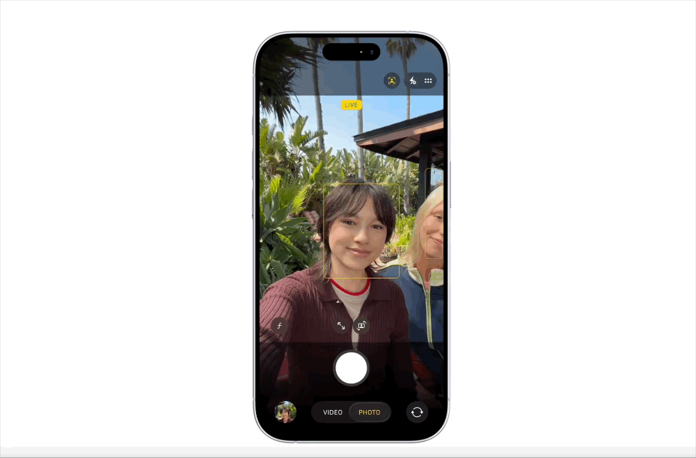 animated GIF showing the centre stage selfie camera in action