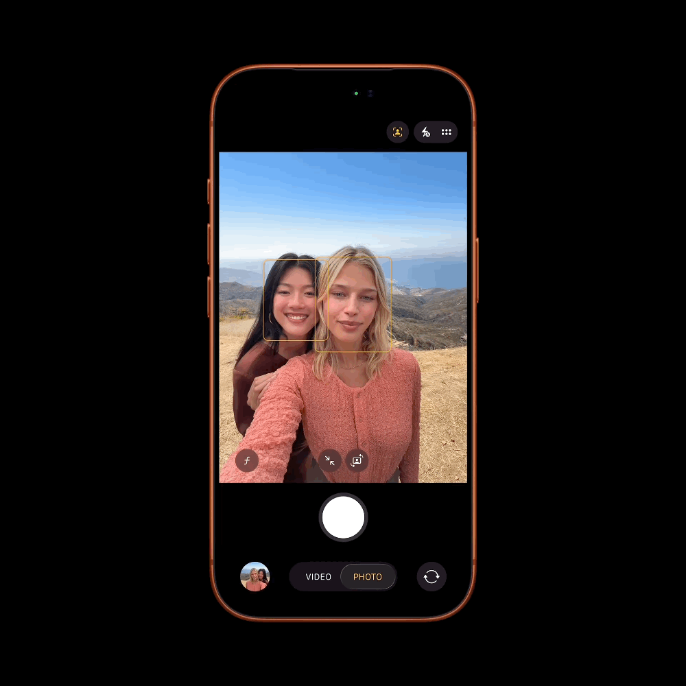 animated GIF showing the new 18MP centre stage camera on the iPhone 17 pro