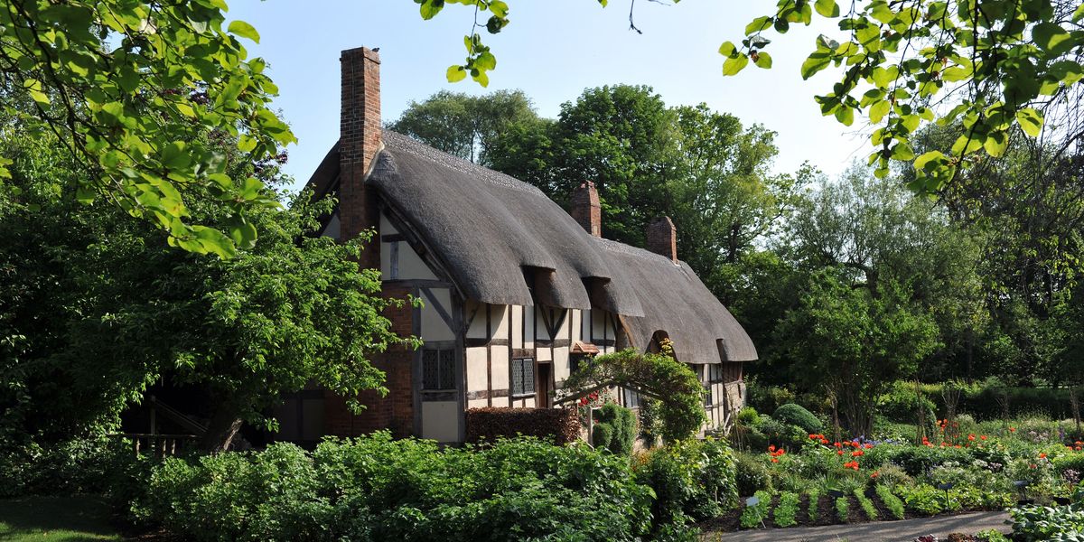 NextImg:Neighbours of historic Shakespeare family cottage say county lines drug dealers have transformed village into 'hell'