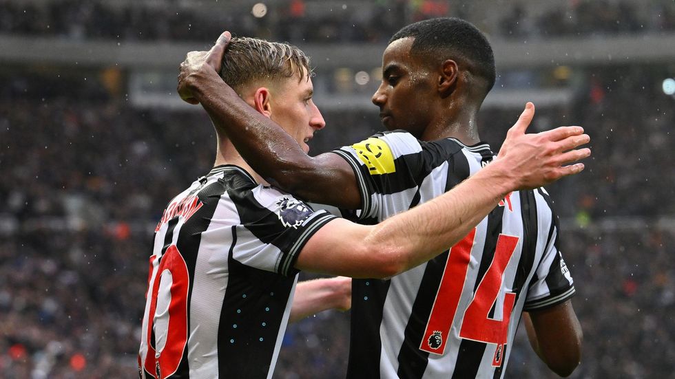 Anthony Gordon, Alexander Isak