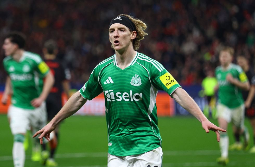 Anthony Gordon scored again from the penalty spot