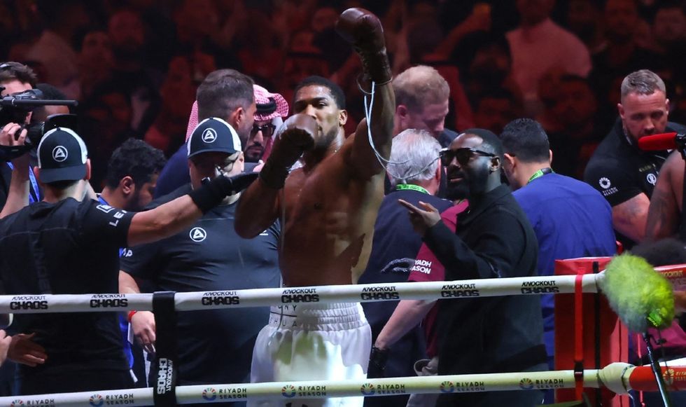 Anthony Joshua boxing