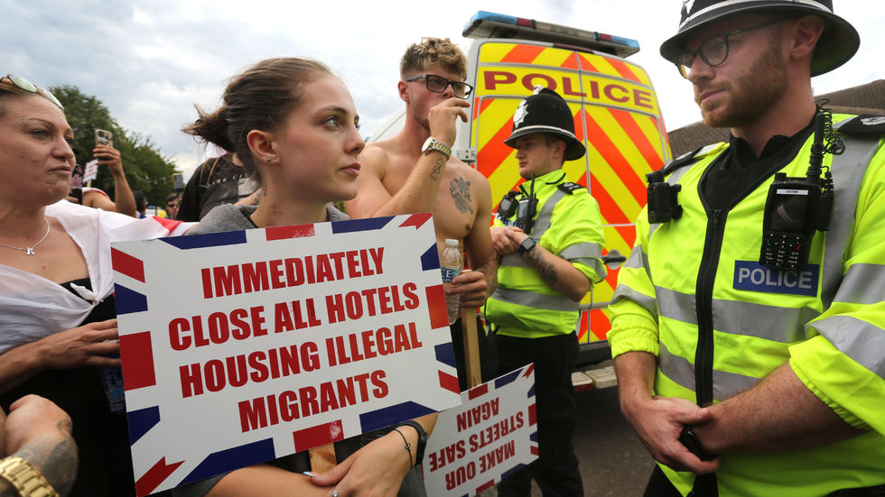 Anti-migrant hotel protest