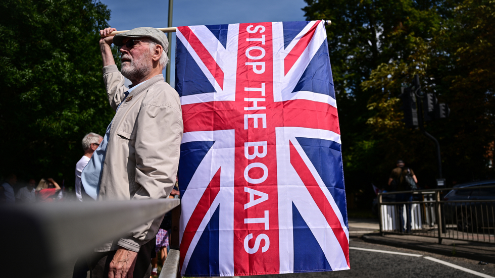 Anti-migrant hotel protest