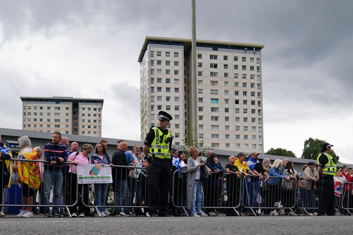 Anti-migrant protest outside hotel in Falkirk