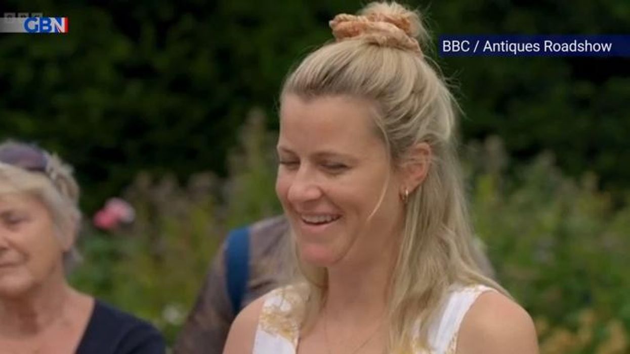 BBC Antiques Roadshow expert blown away by show first as she delivers five-figure value on rare jewel
