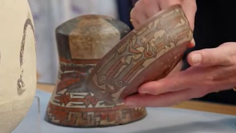 Antiques Roadshow pots