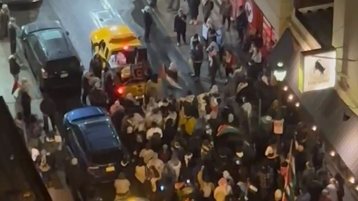 Antisemitic mob outside Goldie restaurant