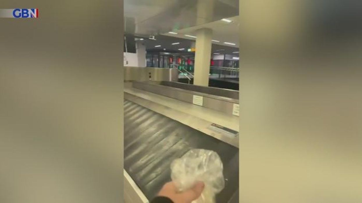 Shocking moment armed Met Police ground flight over patients' prescription medication: 'Appalling!'