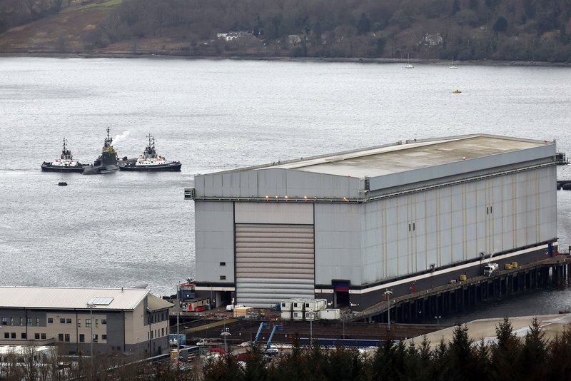 [Image: armed-police-rushed-to-hmnb-clyde-yester...quality=85]
