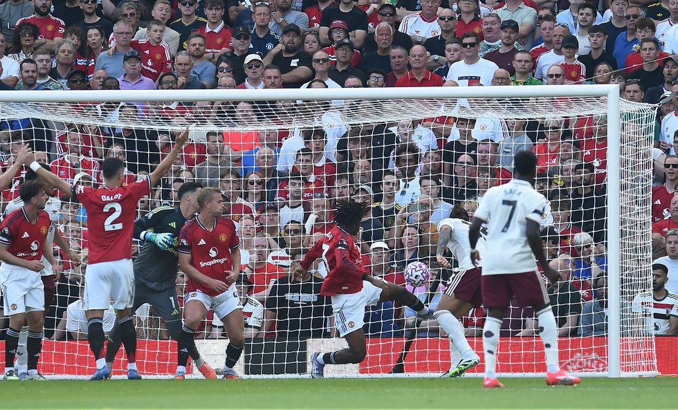 Arsenal beat United 1-0 through Riccado Calafiori's controversial header
