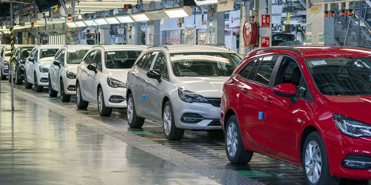 UK car production slumps to lowest level since 1949 as alarm bells ring - 'Incredibly challenging'