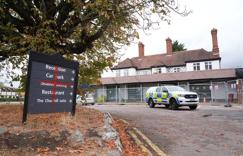 Migrant crisis: Top Tory tears into Labour's plan to house asylum seekers  on military barracks - 'HUGE admission of failure!'