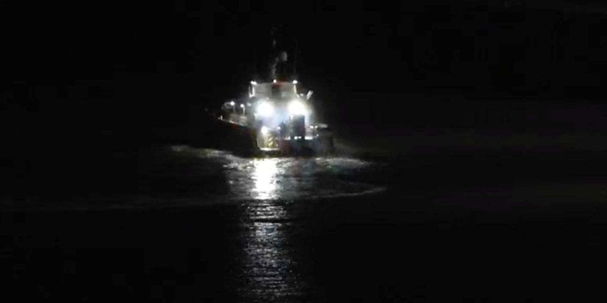 NextImg:At least four migrants dead after drowning in English Channel overnight