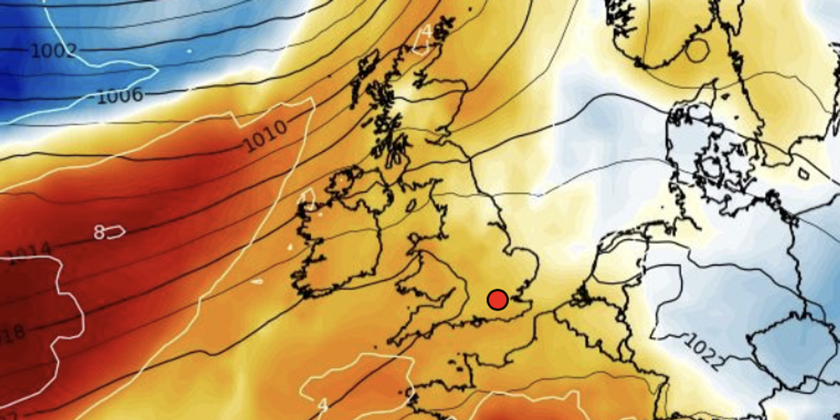 NextImg:UK weather: Tropical plume to rescue Britain’s lost summer as heat to soar to ‘mid-30Cs’