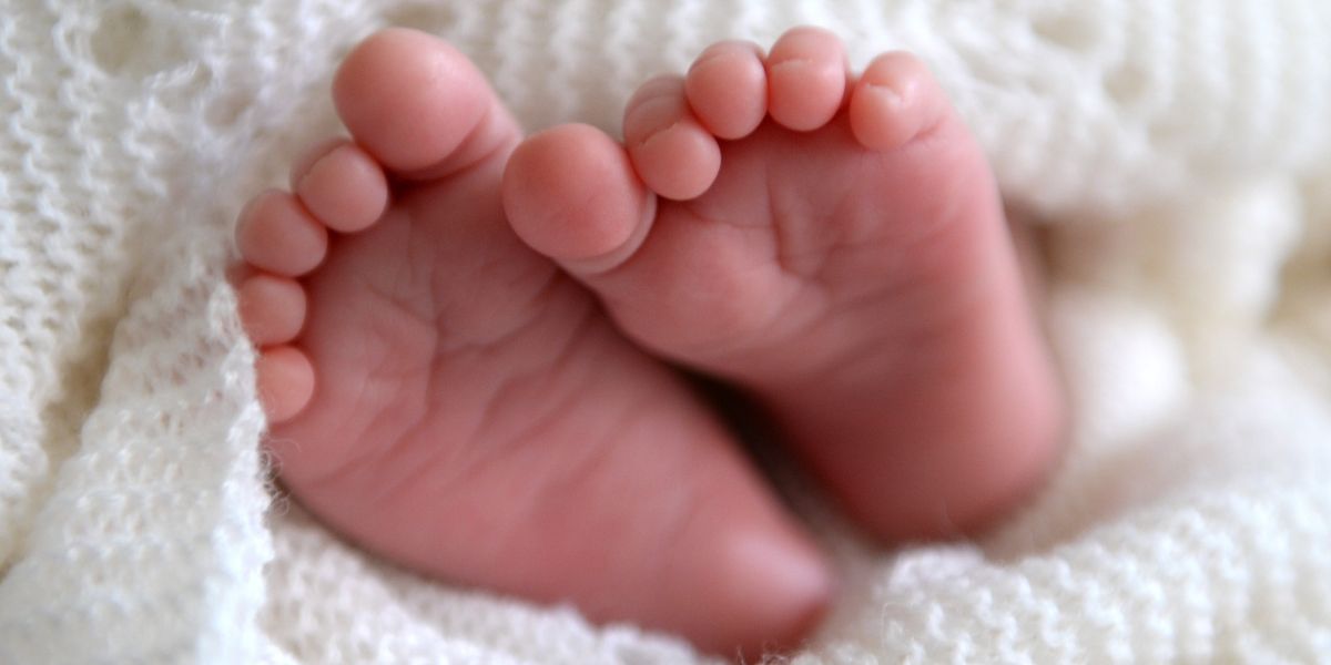 NextImg:Woman faked baby's birth story to smuggle tot into Britain