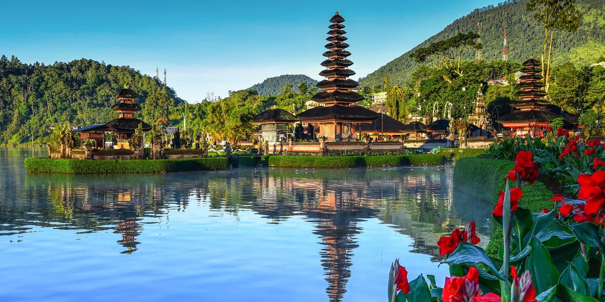 NextImg:Travel warning: Britons alerted of visa warning to Indonesia - 'Risk heavy fines and deportation'
