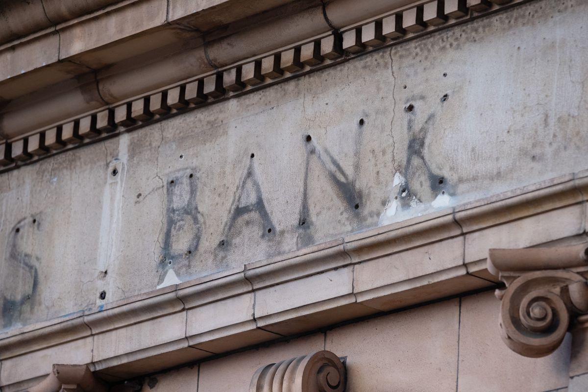 Bank branch without sign after Barclays closed location