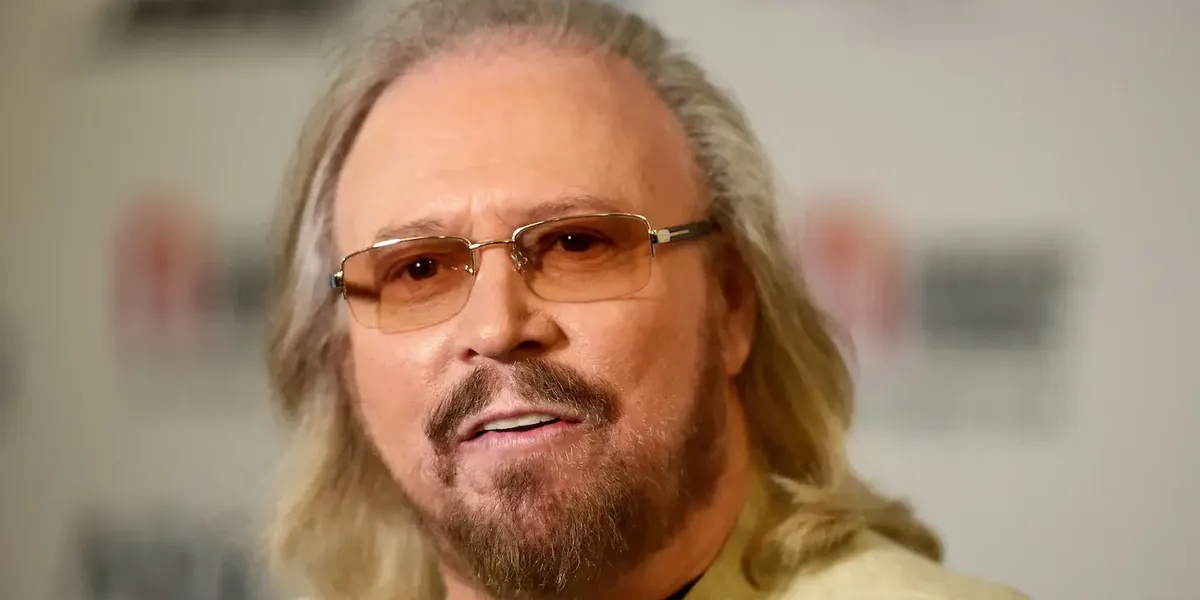 Barry Gibb’s son joins him for I’ve Gotta Get A Message to You duet as iconic Bee Gees moment resurfaces