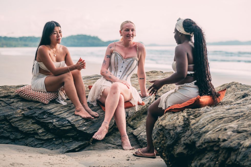BBC Stranded on Honeymoon Island: Taniae, Helen and Ini