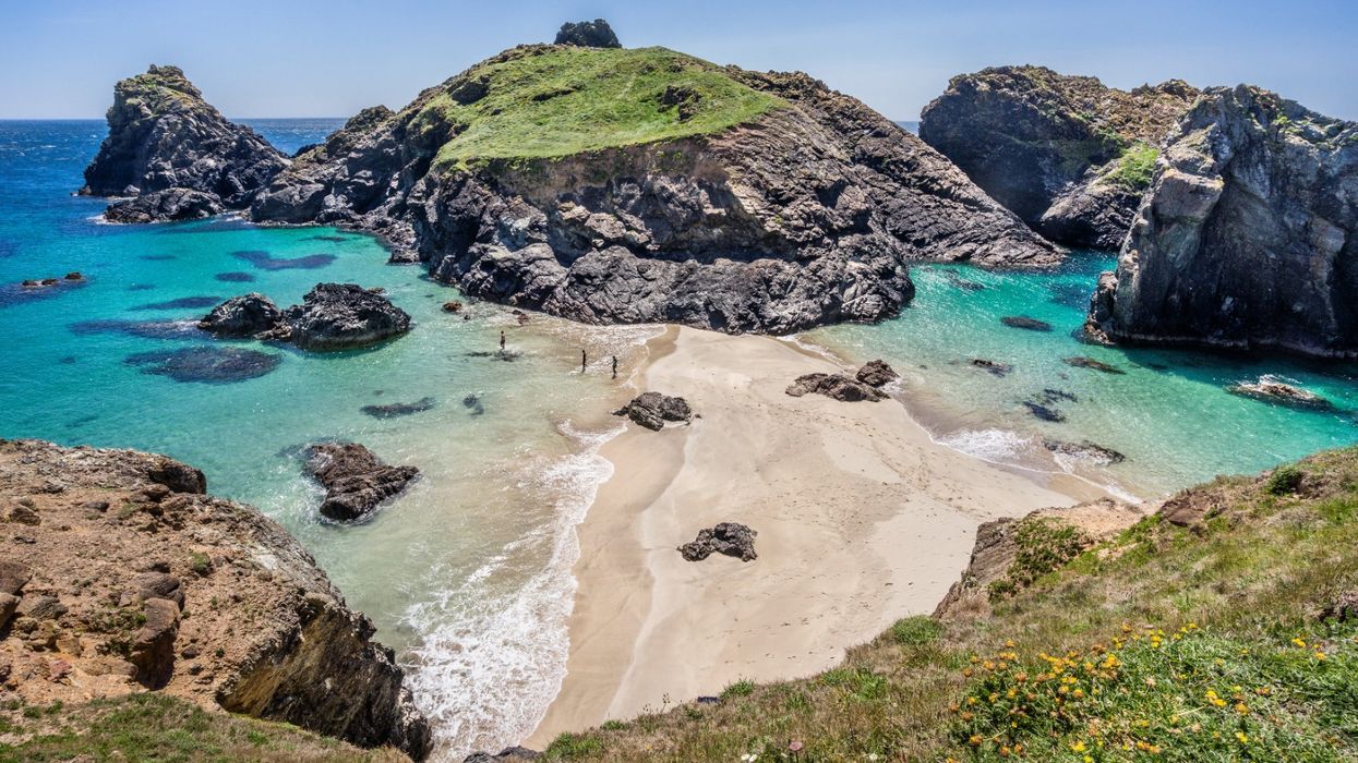 beaches in cornwall